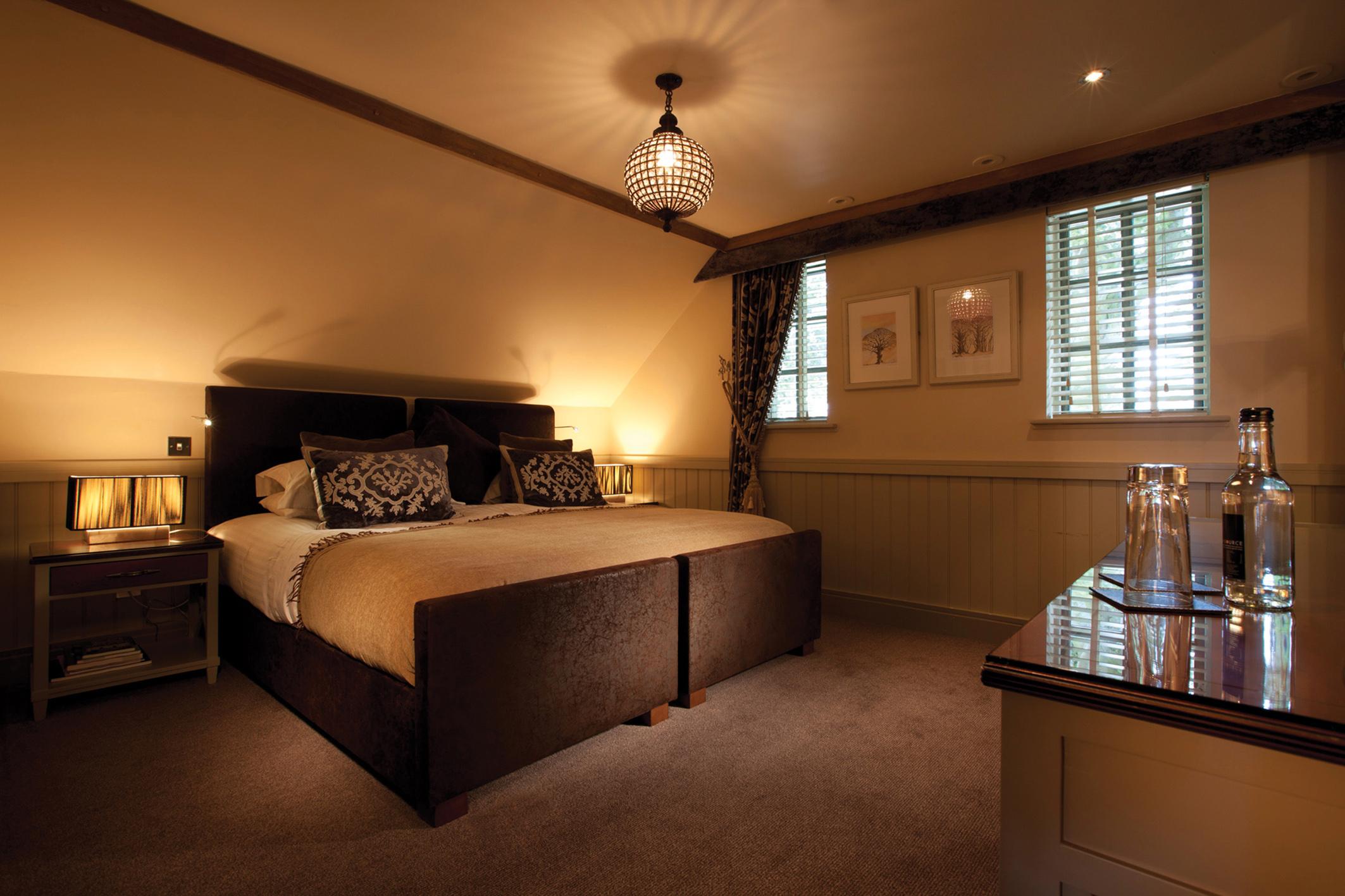 The Farmhouse Hotel And Restaurant Saint Saviour ภายนอก รูปภาพ