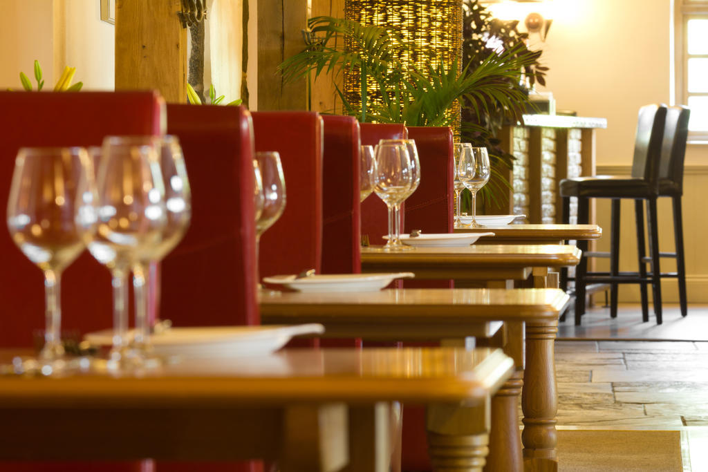 The Farmhouse Hotel And Restaurant Saint Saviour ร้านอาหาร รูปภาพ